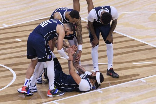 Arenas: Davis có thể nhận đư